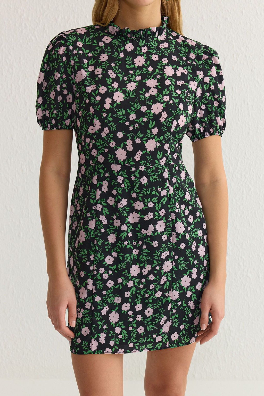 TRENDYOLMILLA Cok Renkli A Kesim Dik Yaka Cicek Desenli Super Mini Astarl? Dokuma Elbise TWOSS21EL2880 фото 3