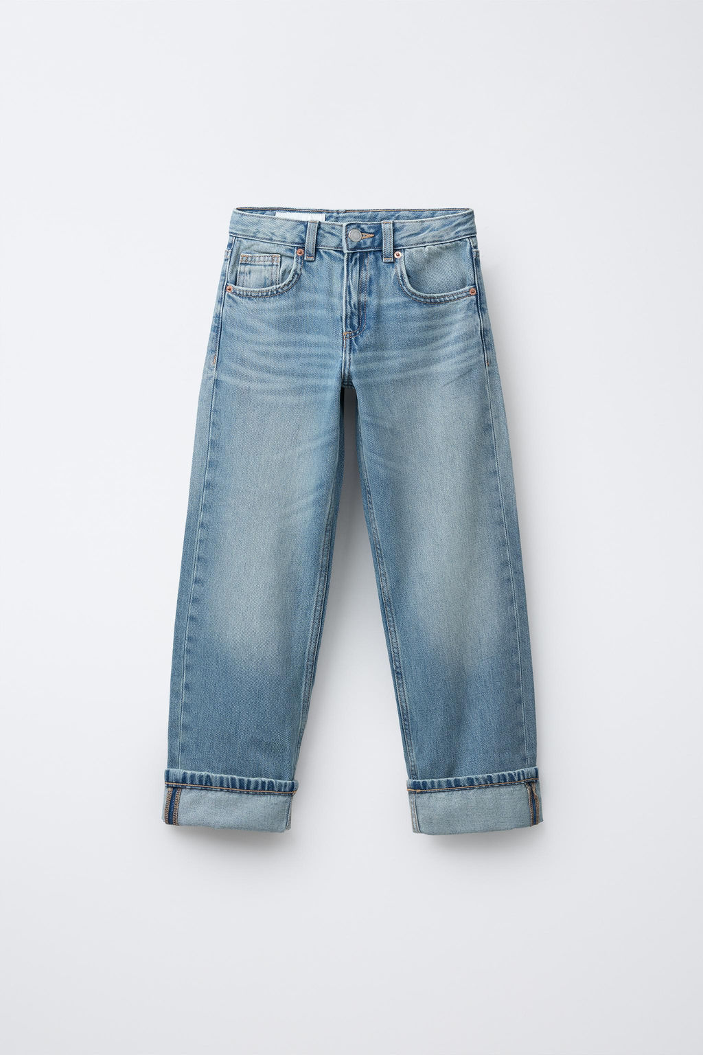 STRAIGHT JEANS WITH HEART PATCHES