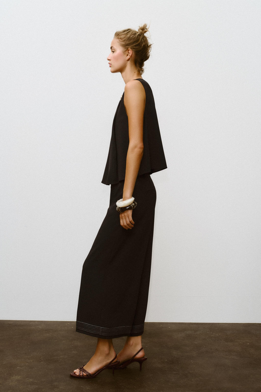 PIN TUCK TOP WITH HARDWARE - Zara фото 13