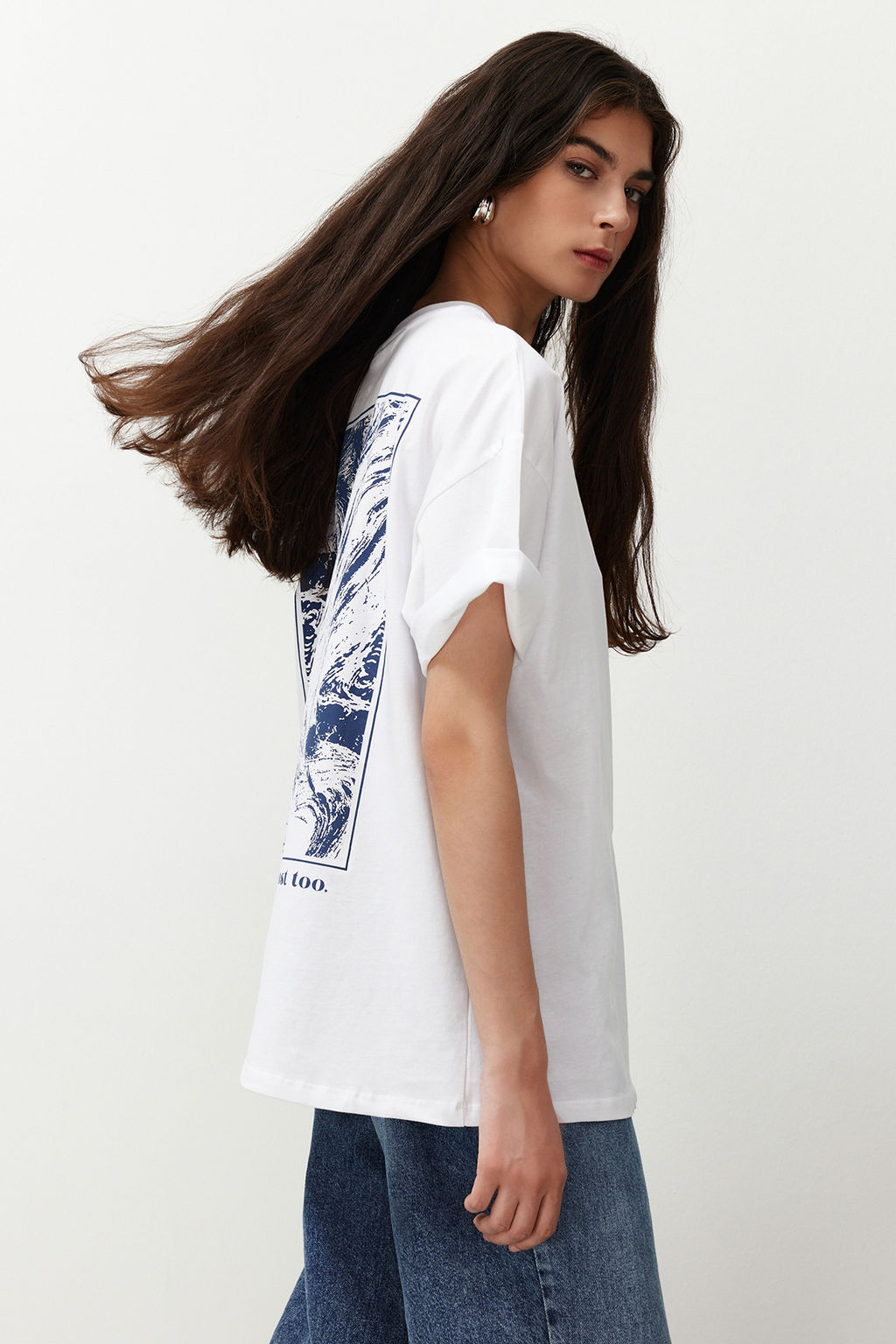 Beyaz %100 Pamuk S?rt ve On Bask?l? Oversize/Rahat Kesim Orme T-Shirt TWOSS24TS00234