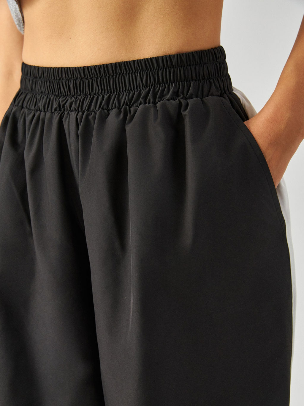 10200460039 Брюки жен. Rocky черный - Concept club фото 4