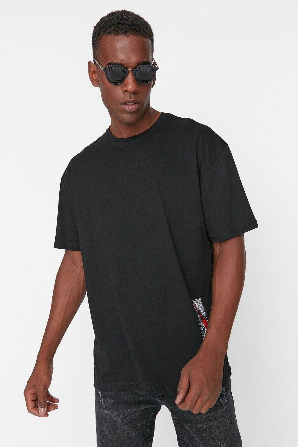 TRENDYOL MAN Siyah Oversize/Genis Kesim K?sa Kol Yaz? Bask?l? %100 Pamuklu T-Shirt TMNSS21TS1064 - Trendyolmilla фото 2