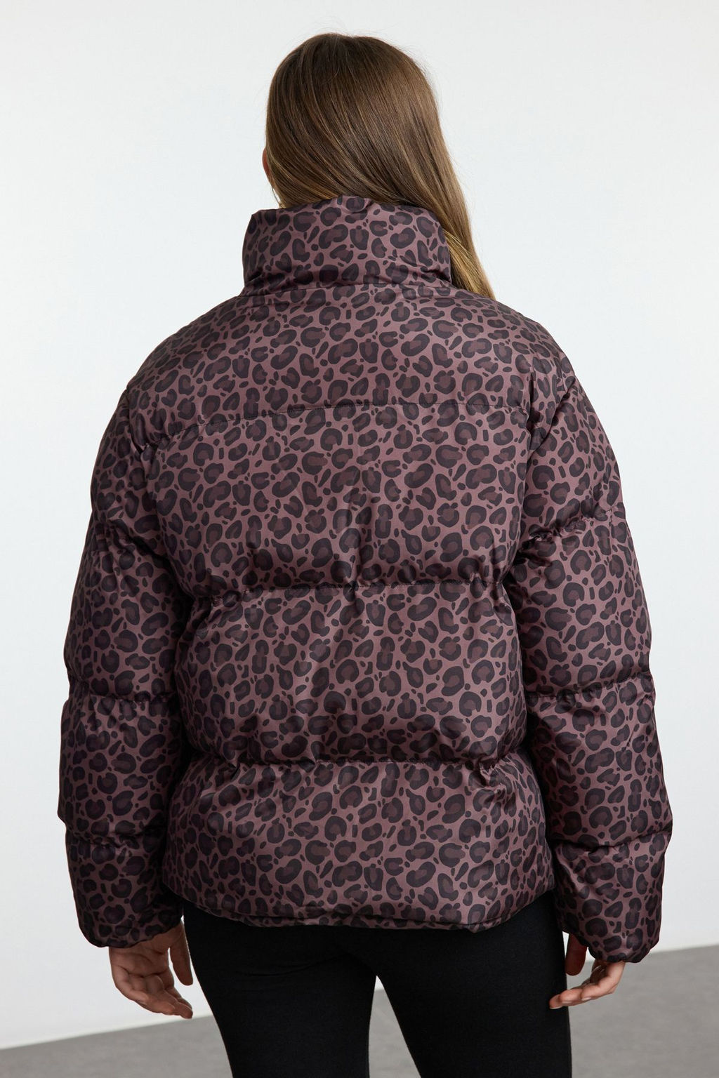 TRENDYOLMILLA Cok Renkli Kahverengi Leopar Desenli Oversize Kal?p Sisme Mont TWOAW25MO00222  фото 5