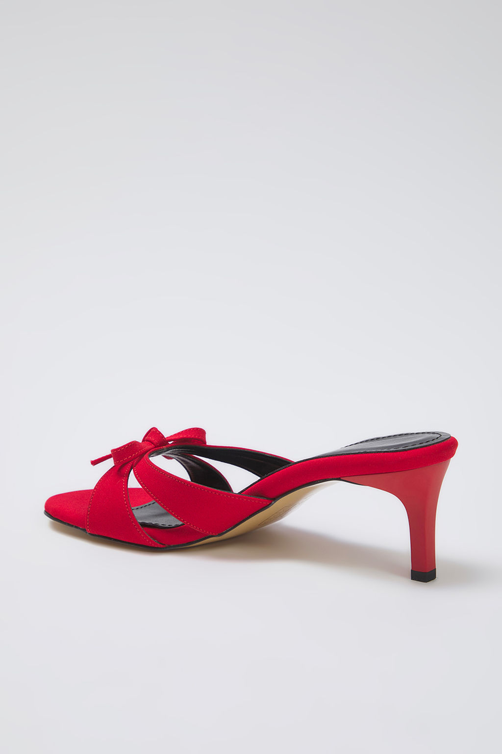 K?rm?z? Fiyonk Detayl? Yuvarlak Burun Kad?n 6 cm Topuklu Terlik TAKSS25TO00012