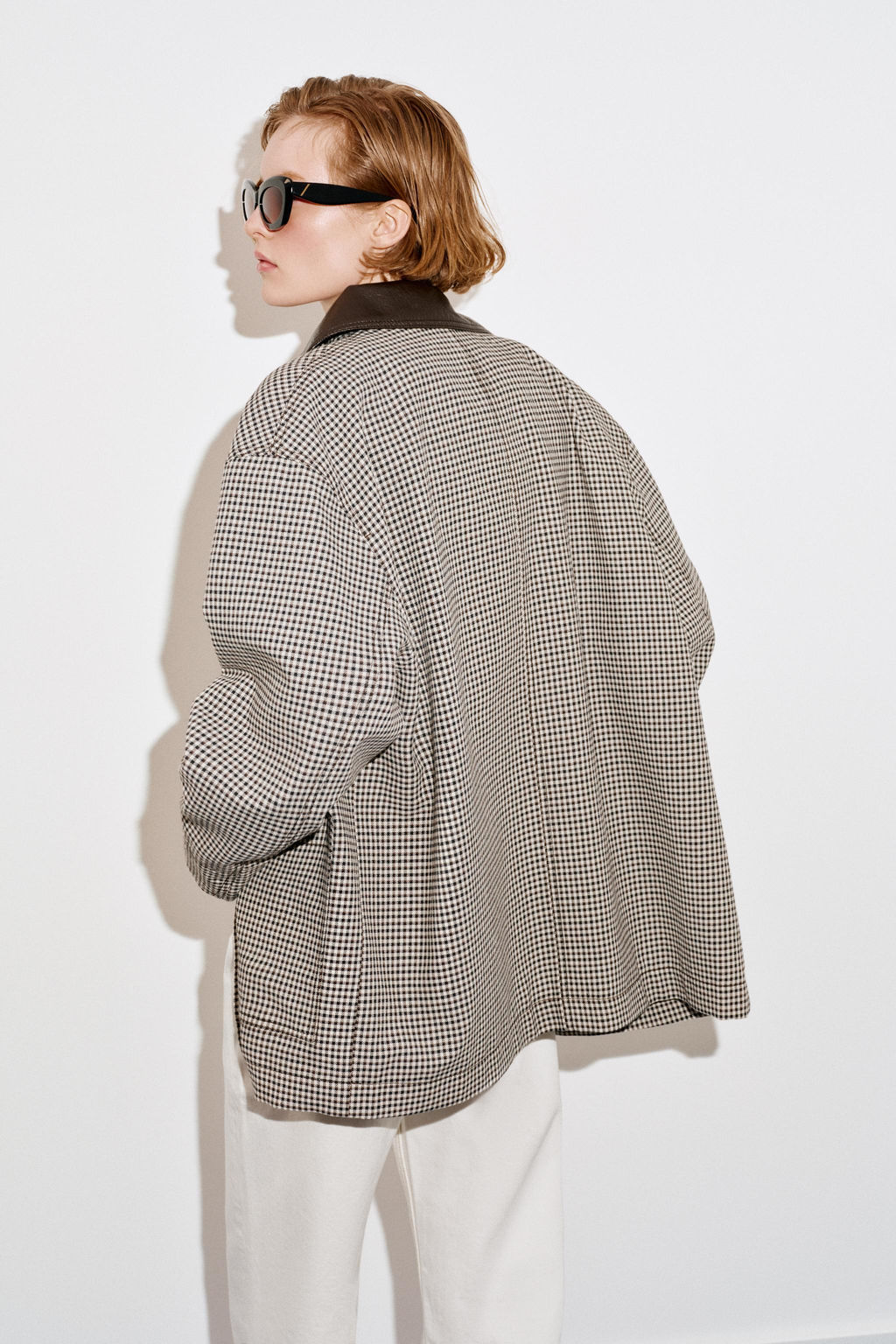 CHAQUETA PATA DE GALLO ACABADOS EFECTO PIEL / Negro / Crudo - Zara фото 4