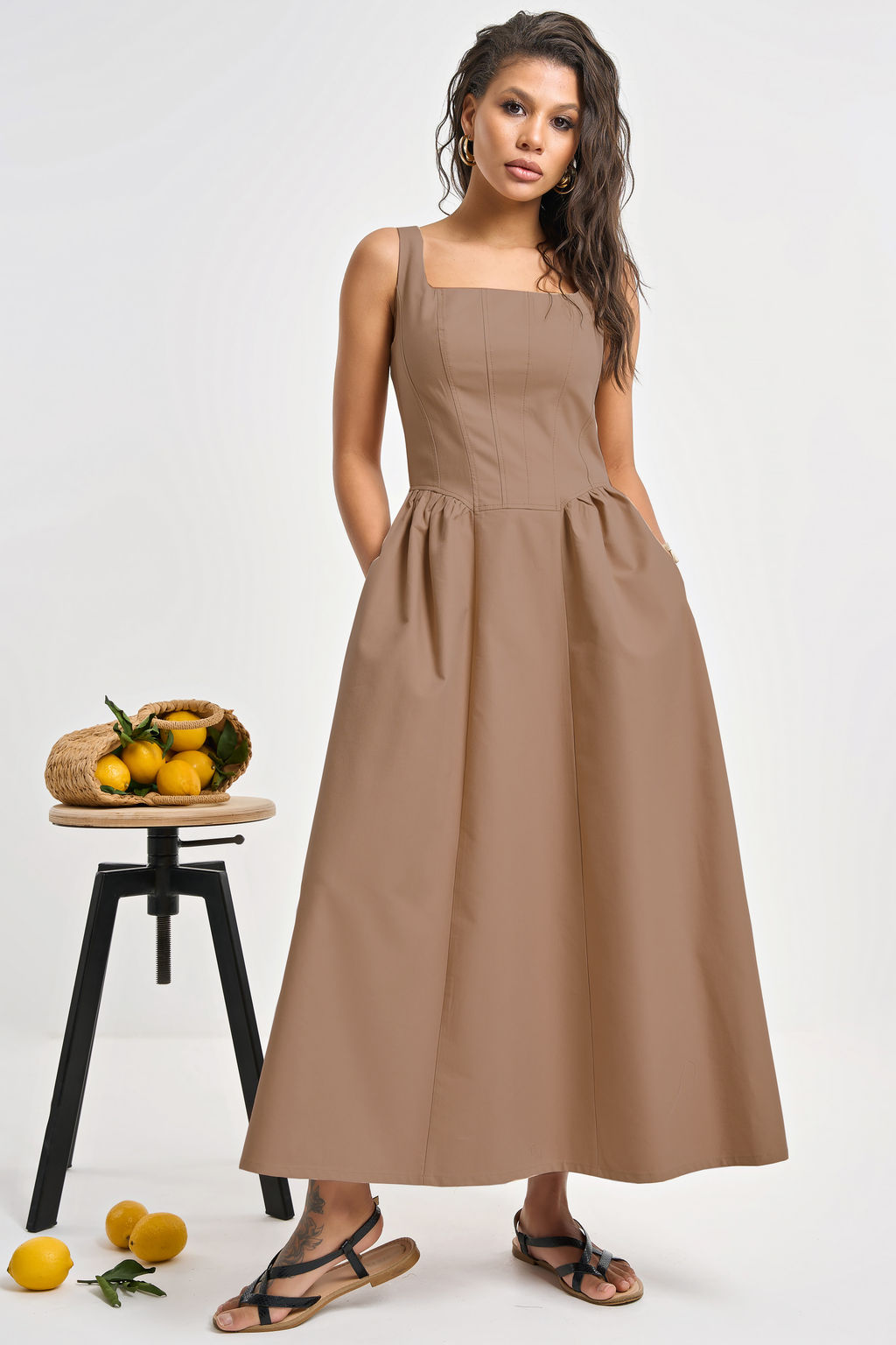 Сарафан джинсовый с корсетными линиями мокко