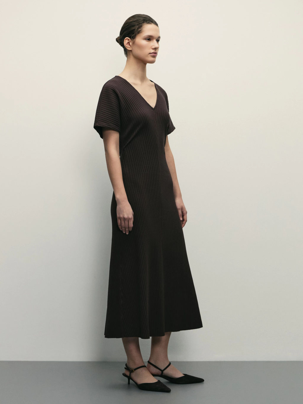 Платье длины миди со сборкой / Zarina  фото 3