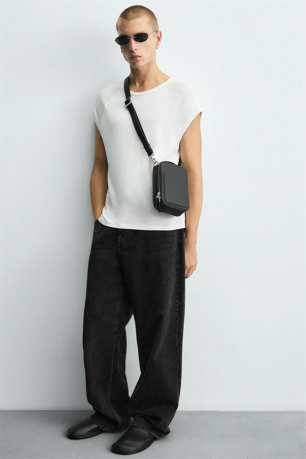 TEXTURED VERTICAL CROSSBODY BAG - Zara фото 2
