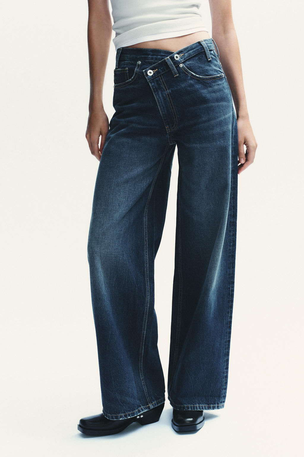 TRF WIDE-LEG CROSSED WAIST HIGH-WAIST JEANS - Zara фото 2