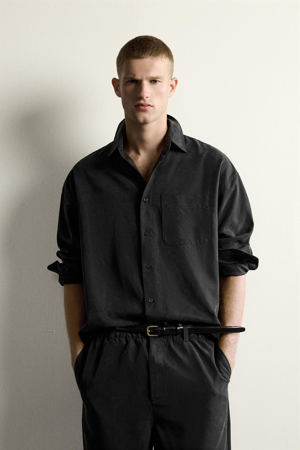 CAMISA FLUIDA RELAXED FIT / Gris oscuro - Zara фото 2