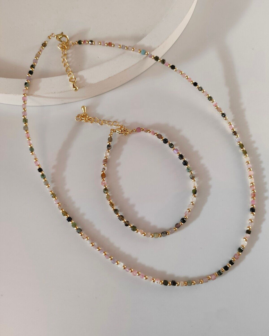 Комплект из натуральных камней и кристаллов