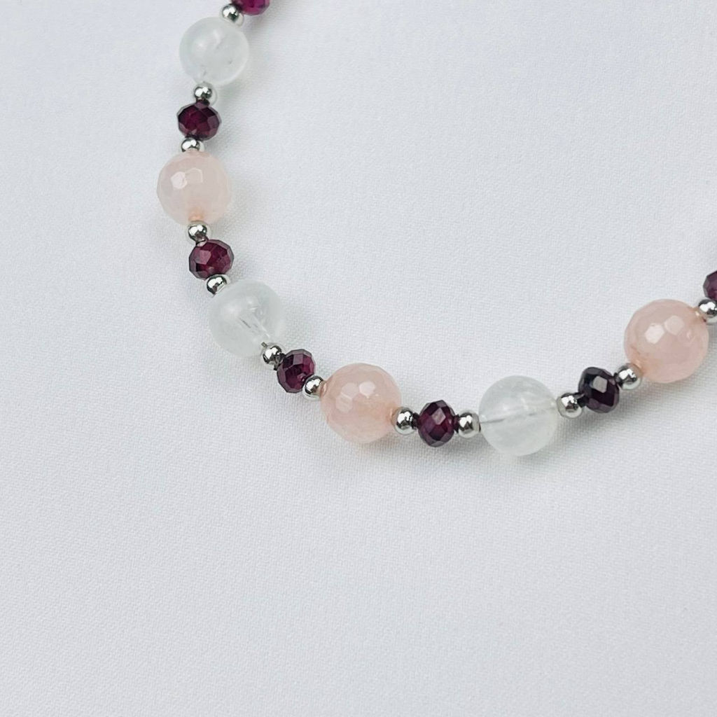 Браслет регулируемый (на любовь) из Розового кварца, Граната и Лунного камня от 16 см