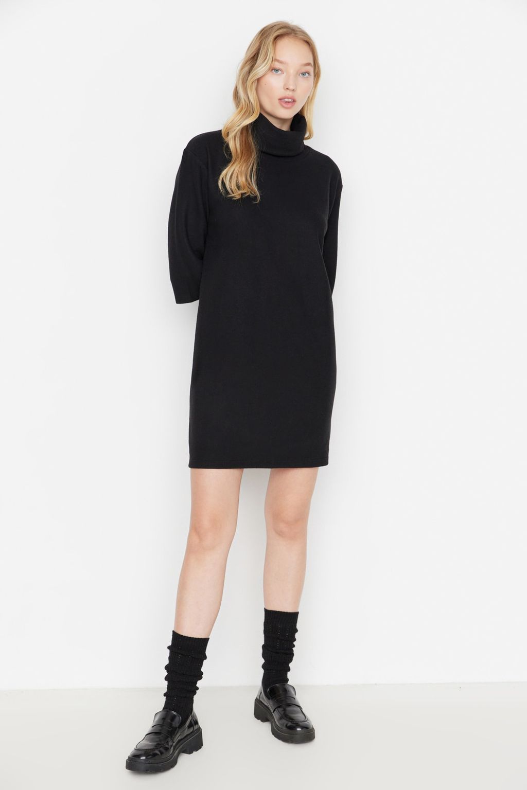 Siyah Bal?kc? Yaka Shift/Duz Mini Selanik Uzun Kollu Orme Elbise TWOAW20EL1110