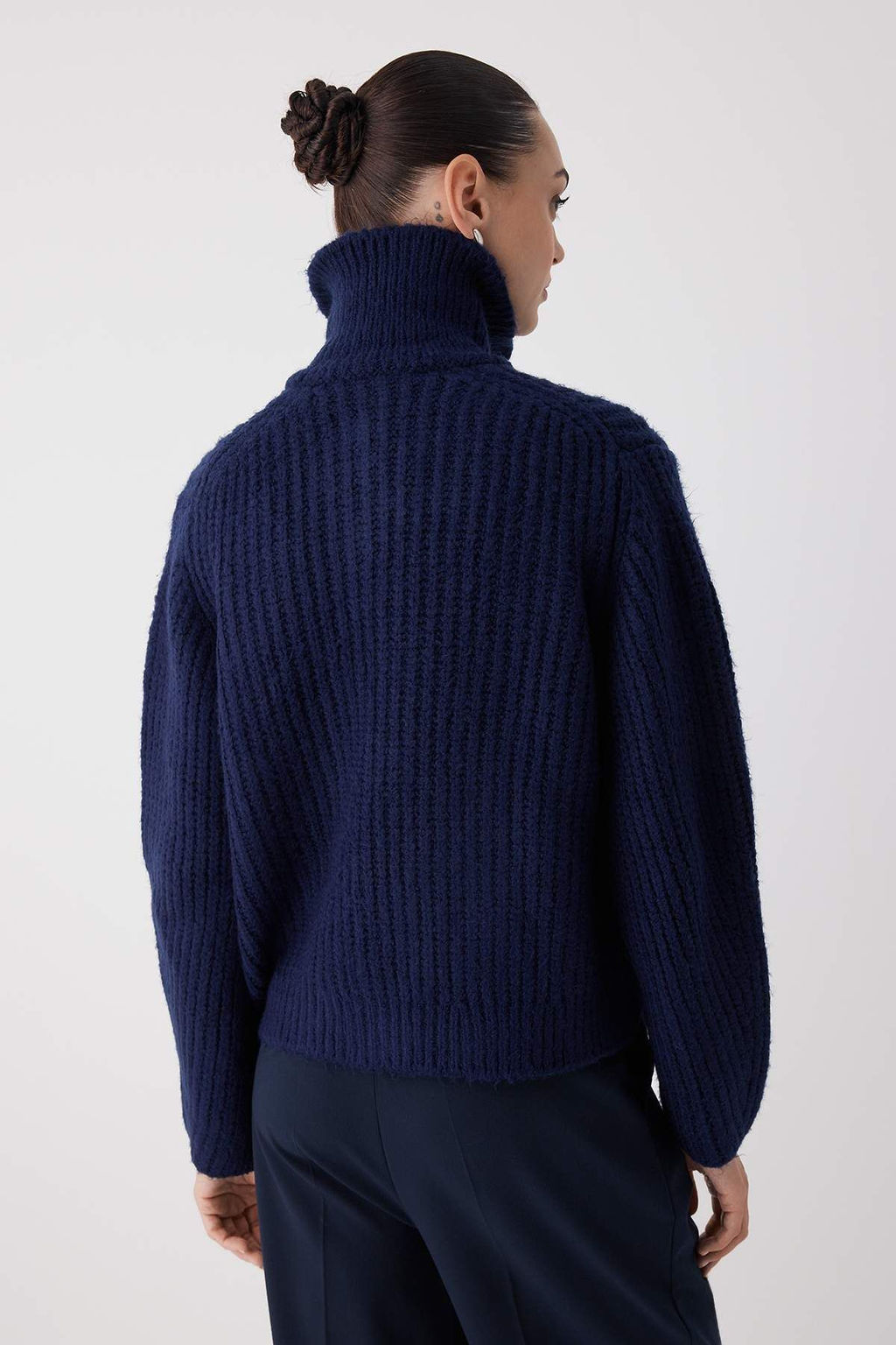 Wardrobe Essentials Lacivert Fermuarl? Yumusak Dokulu Genis Kal?p Triko H?rka|TWOAW26HI00049