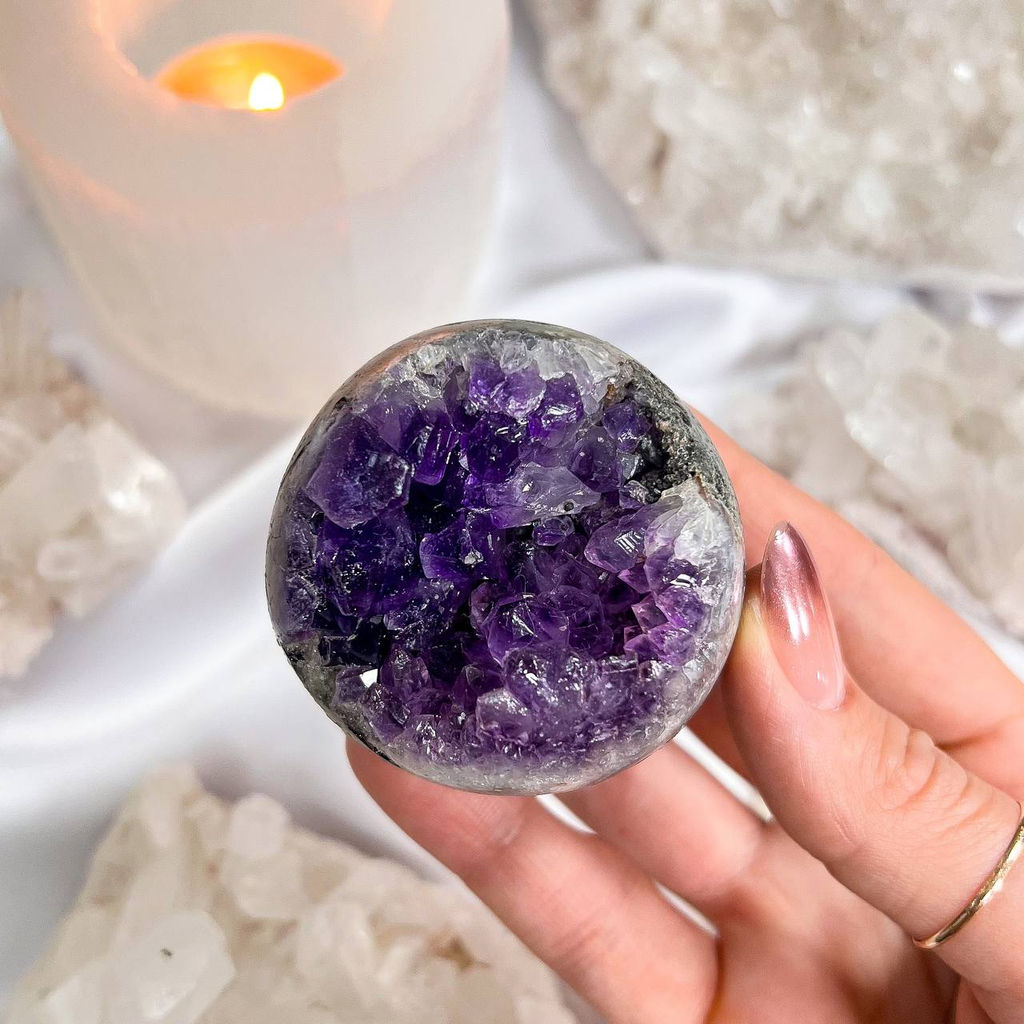 Шар из Аметиста с жеодой
