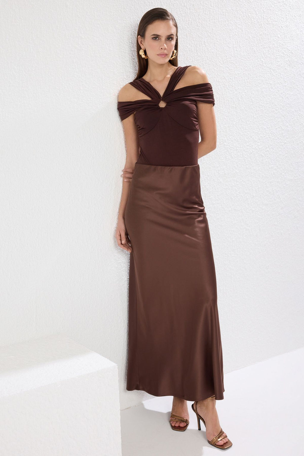 TRENDYOLMILLA Bronz Saten Dokuma Uzun S?k Etek TPRSS25ET00005 фото 2