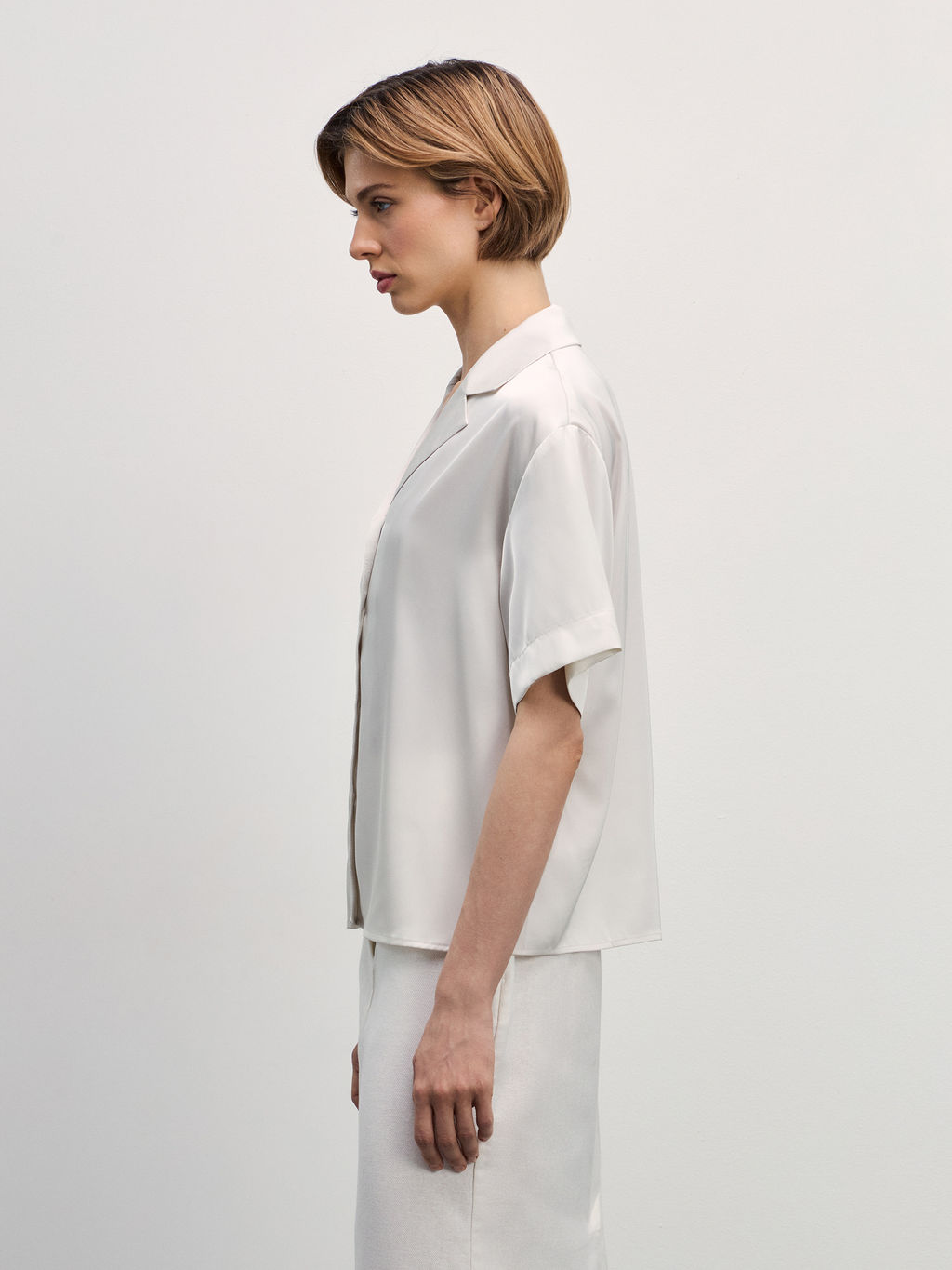 Атласная блузка с короткими рукавами / Zarina  фото 4