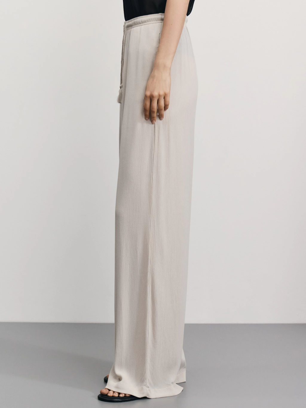 Широкие брюки из фактурной вискозы / Zarina  фото 3