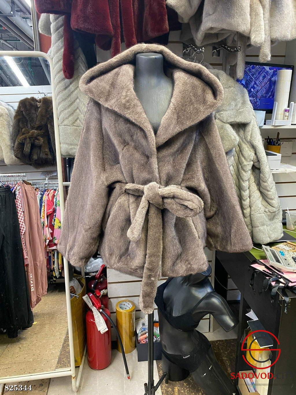 Шуба женская из искусственного меха