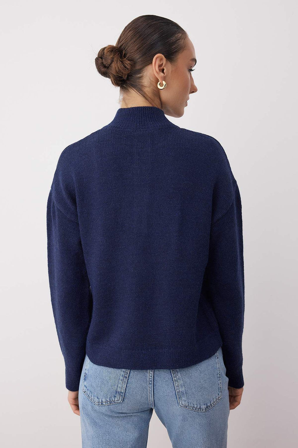 Wardrobe Essentials Haki Yumusak Dokulu Triko Kazak | TWOAW26KZ00074 - Trendyolmilla фото 15