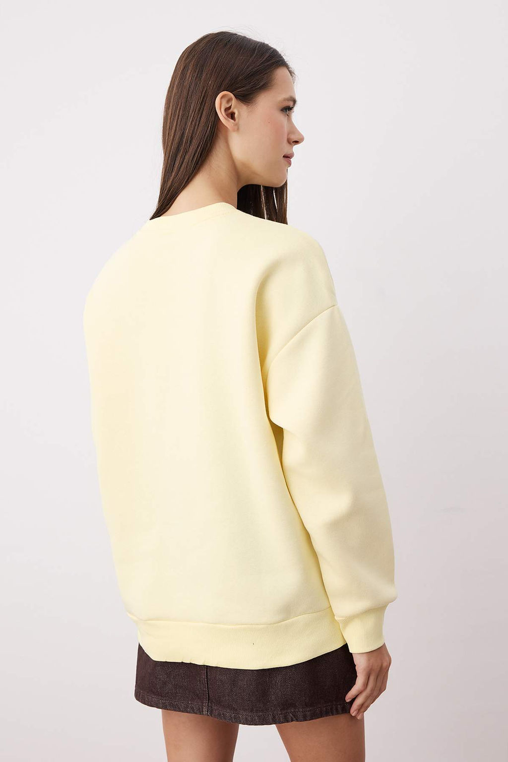 Ac?k Sar? Oversize/Rahat Kesim Basic Bisiklet Yaka Kal?n/Ici polarl? Orme Sweatshirt TWOAW24SW00102