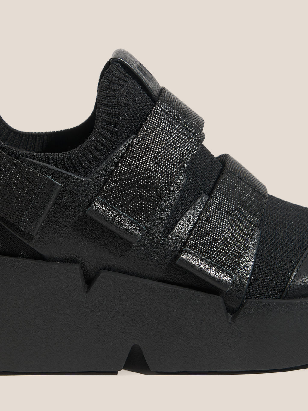 Женские кроссовки UNITED NUDE Mega Run Артикул 4638673, черный