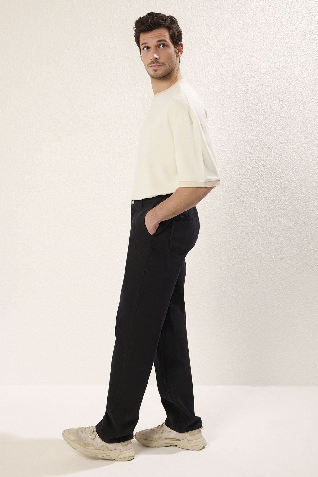 TRENDYOL MAN Siyah Baggy/Bol Paca Gabardin %100 Pamuklu Rahat Pantolon TMNSS25PL00021 - Trendyolmilla фото 2