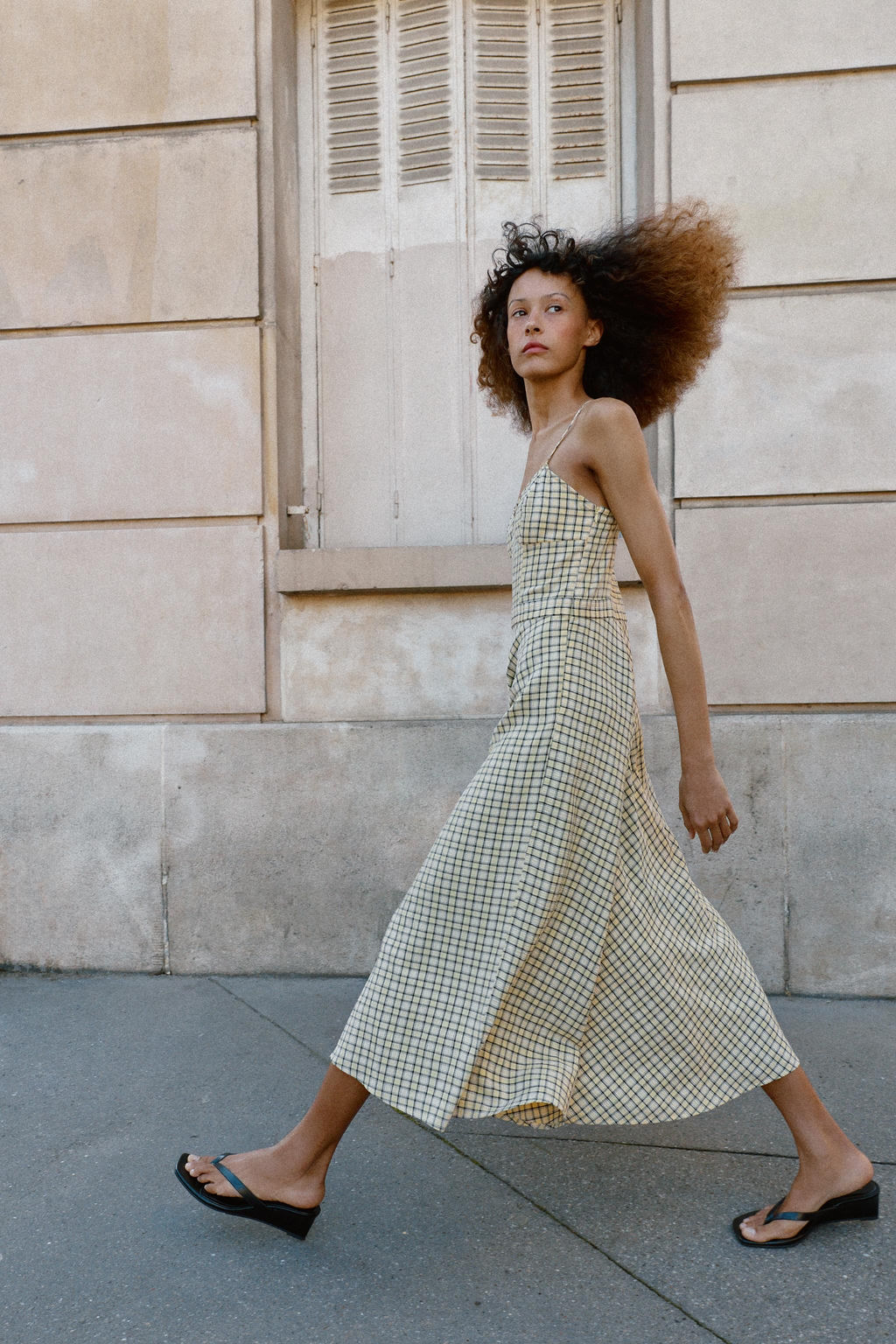 VESTIDO MIDI TIRANTES CUADROS / Amarillo