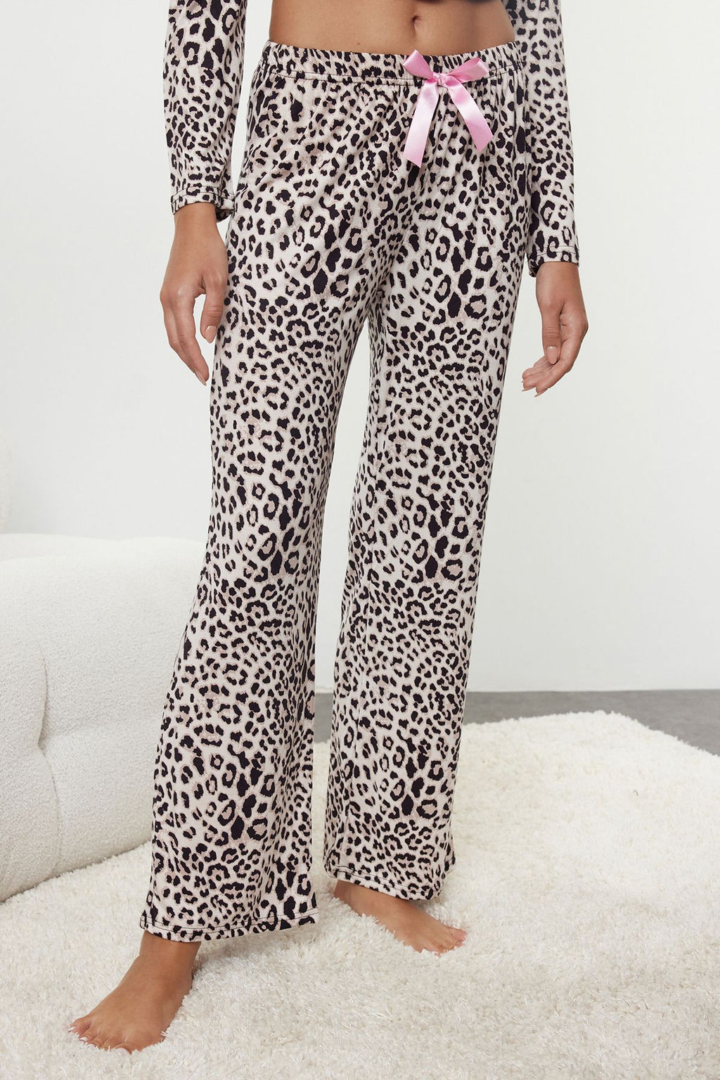 Cok Renkli Leopar Desenli Kurdele/Fiyonklu Biyeli Orme Pijama Tak?m? THMAW25PT00107
