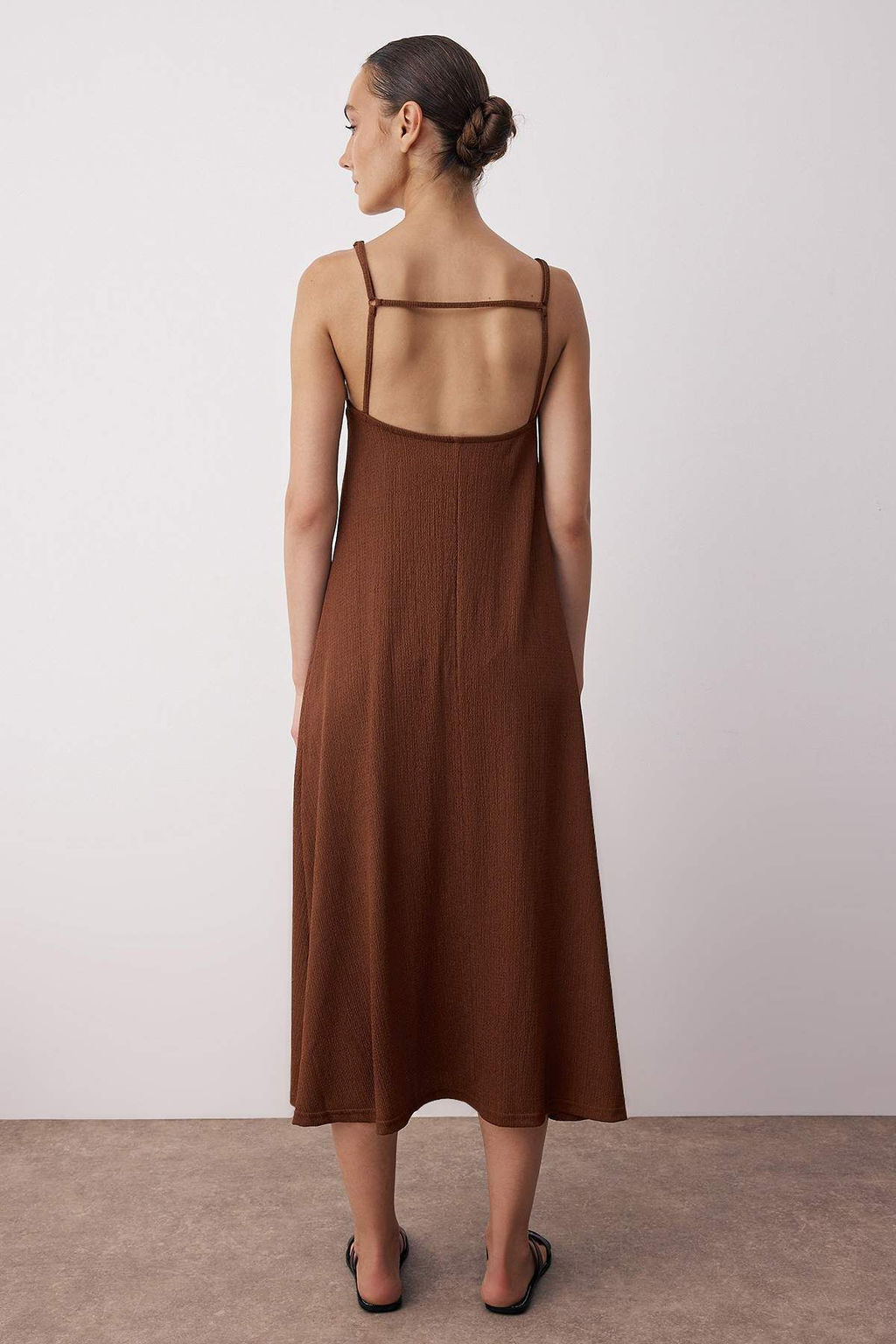 TRENDYOLMILLA Siyah Ayarlanabilir Ask?l? A-Line Burumcuk/Dokulu Orme Maxi Elbise TWOSS24EL00060  фото 55