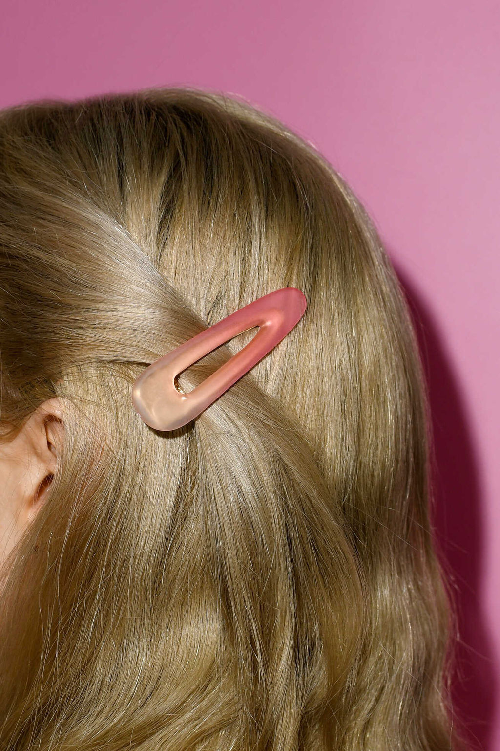 Заколка для волос зажим, арт. 71794 / 10 РОЗОВЫЙ ГРАДИЕНТ (в наборе: 1шт., 6,7 см, черный металл, полиметилметакрилат, цвет: розовый, подложка из мелованного картона + ПЭТ-пакет с европодвесом)