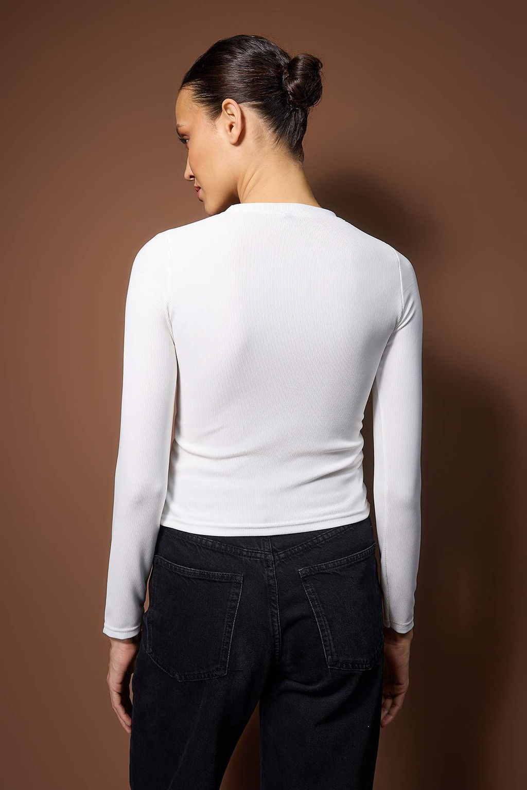 Kahverengi Aksesuar Detayl? Vucuda Oturan Esnek Orme Bluz TWOAW26BZ00303 - Trendyolmilla фото 8