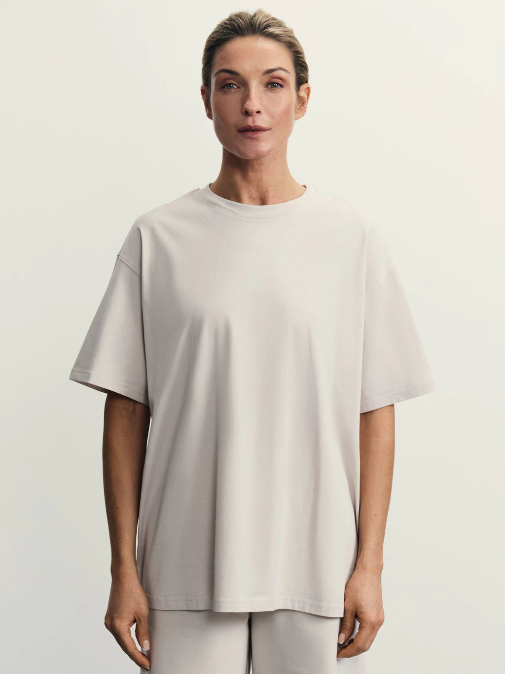 Базовая футболка оверсайз из хлопка / Zarina  фото 3