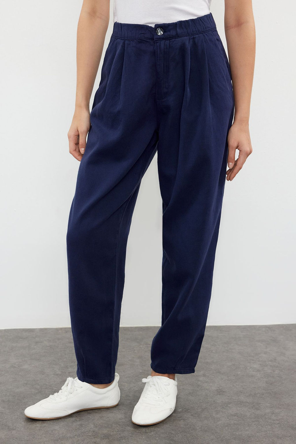 Lacivert Premium Dikis Detayl? Beli Lastikli Yuksek Bel Balon Jeans TWOAW25JE00002 - Trendyolmilla фото 3