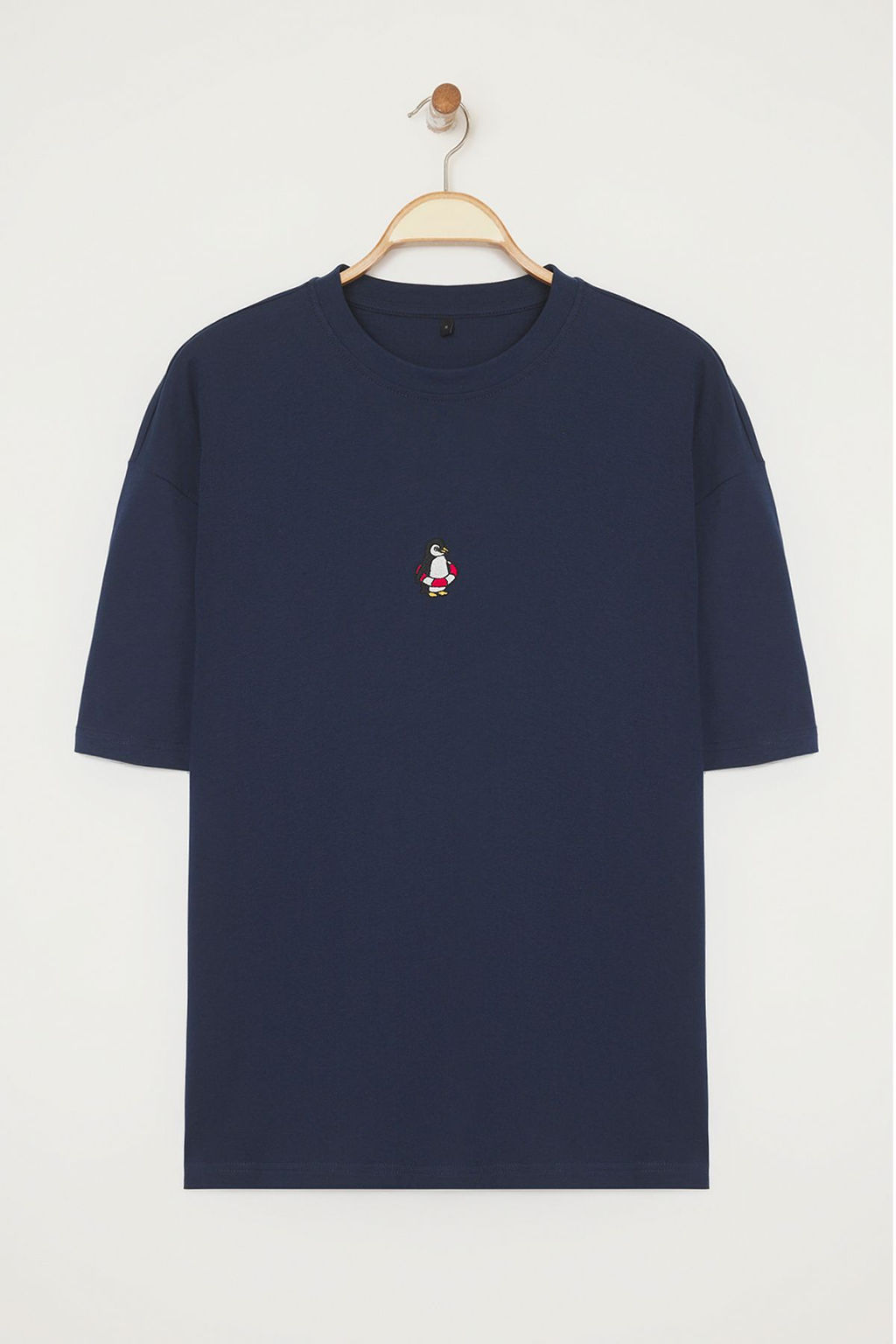 Lacivert Oversize/Genis Kesim Penguen Nak?sl? %100 Pamuklu T-Shirt TMNSS23TS00243