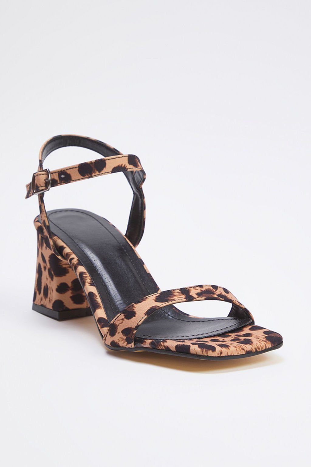 Trendyol Shoes Siyah Bilekten Baglamal? Kare Burun Kad?n Blok Topuklu Sandalet TAKSS25TO00051 - Trendyolmilla фото 10