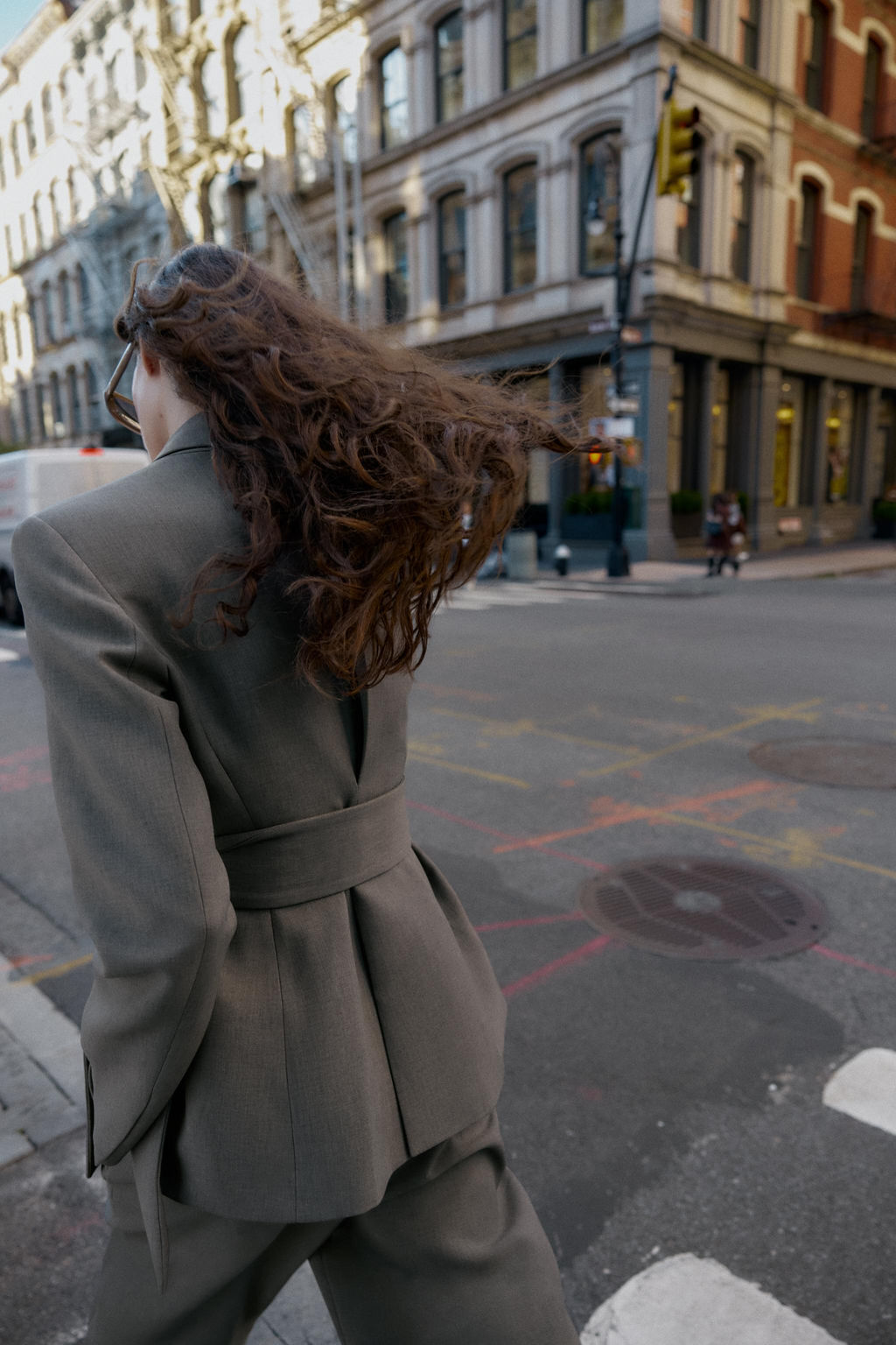 BLAZER WITH SHOULDER PADS AND BELT - Zara фото 3