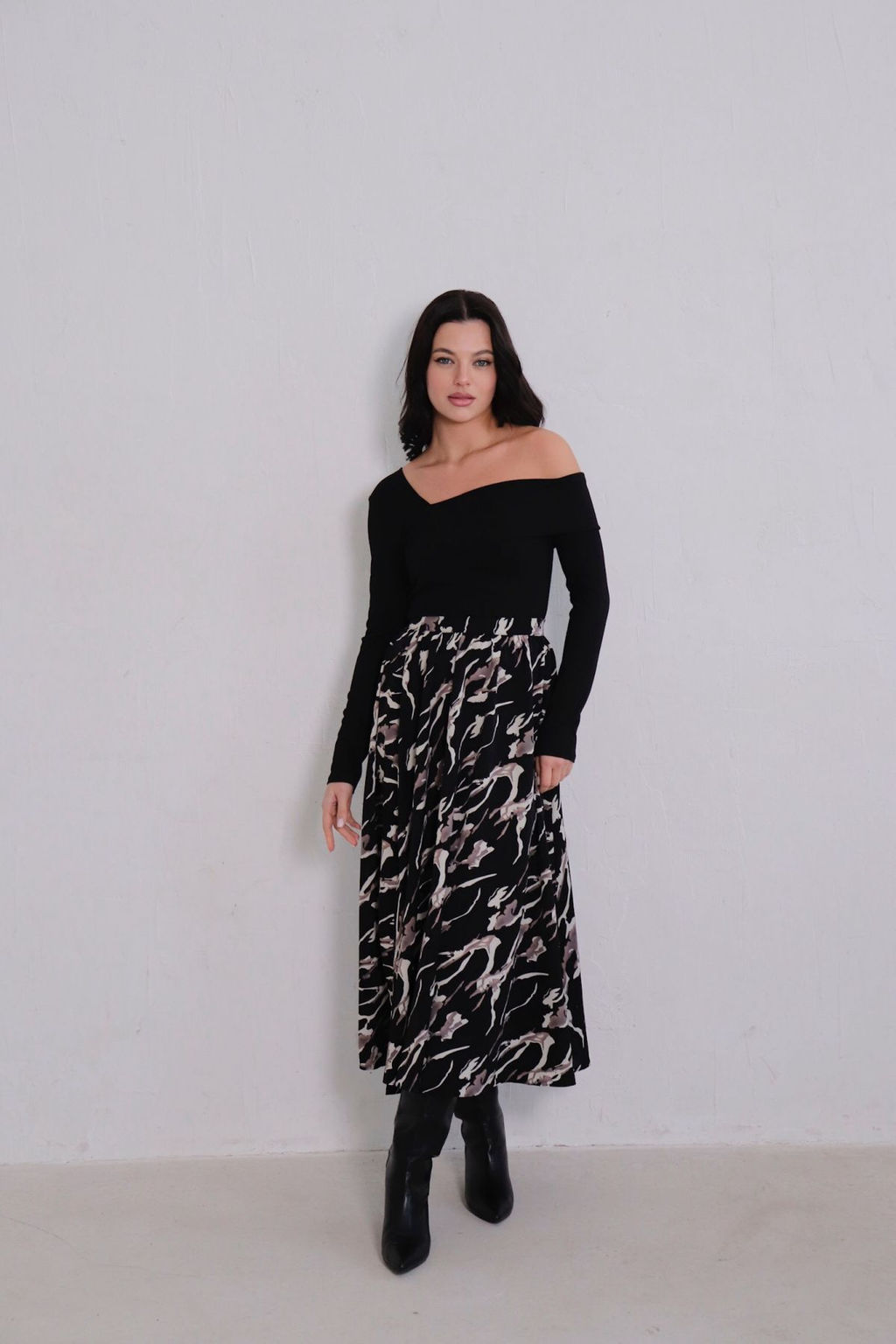 11374 Юбка А-силуэта чёрная с принтом - Martichelli фото 2