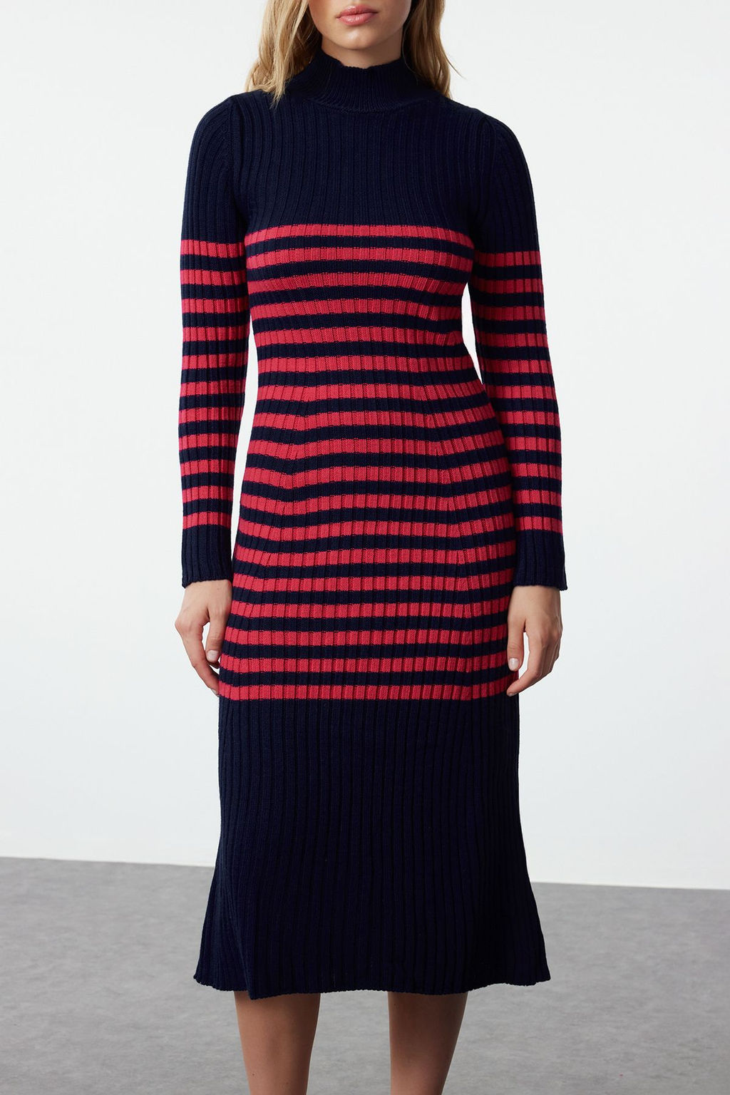 TRENDYOLMILLA Lacivert Maxi Triko Cizgili Elbise TWOAW24EL00091 фото 4