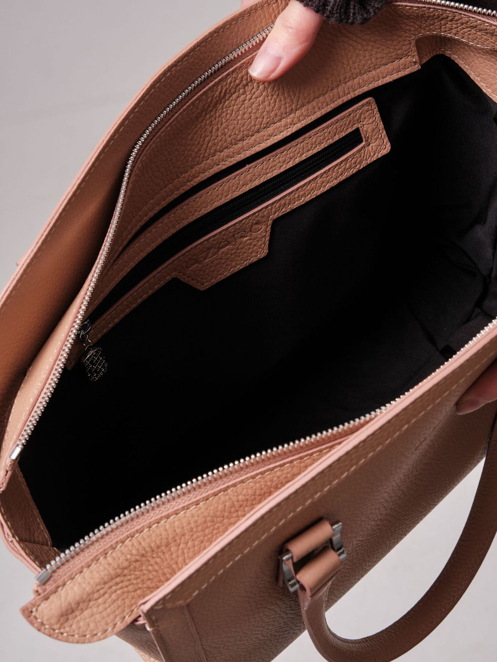 Сумка кожаная Azaro 30690 бежевая нуга