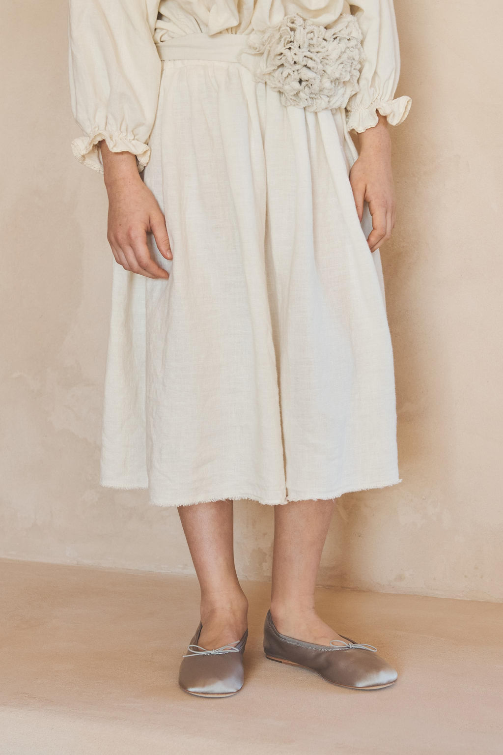 FALDA MIDI 100% LINO CON CINTUR?N LIMITED EDITION / Crudo claro - Zara фото 3