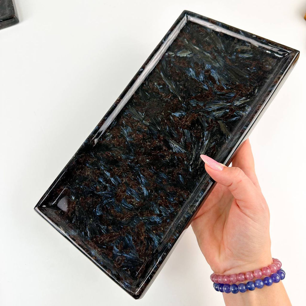 Блюдо из Арфведсонита (Нуумит) - Радуга самоцветов фото 3