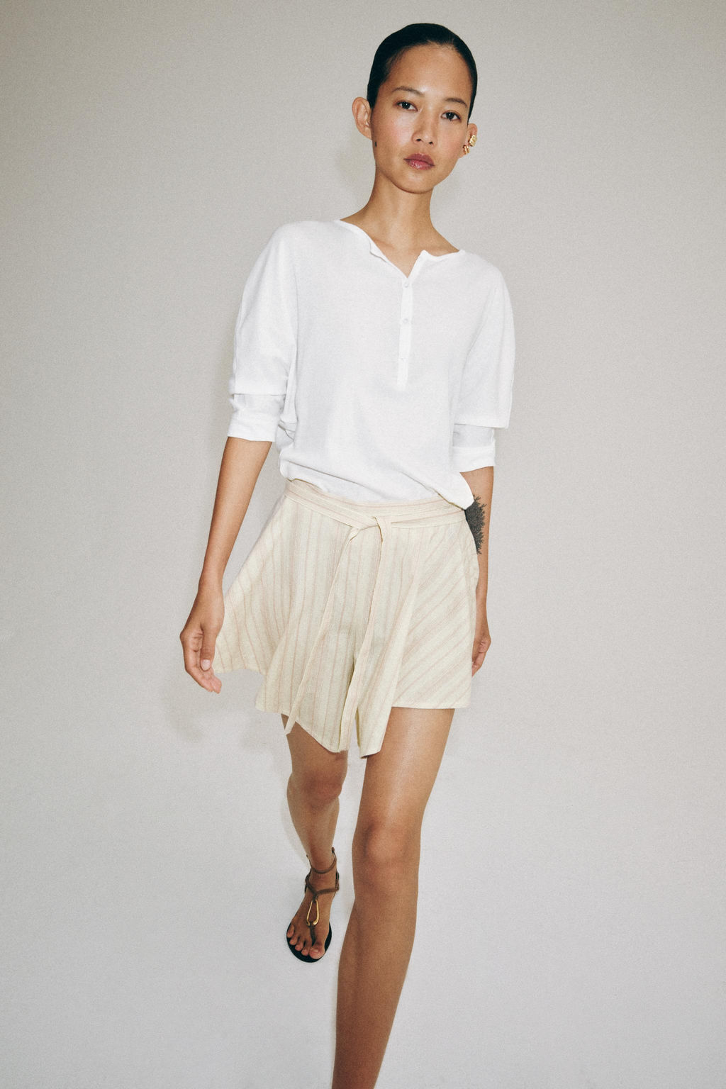 SHORTS PLIEGUES RAYAS ZW COLLECTION / rayas - Zara фото 3