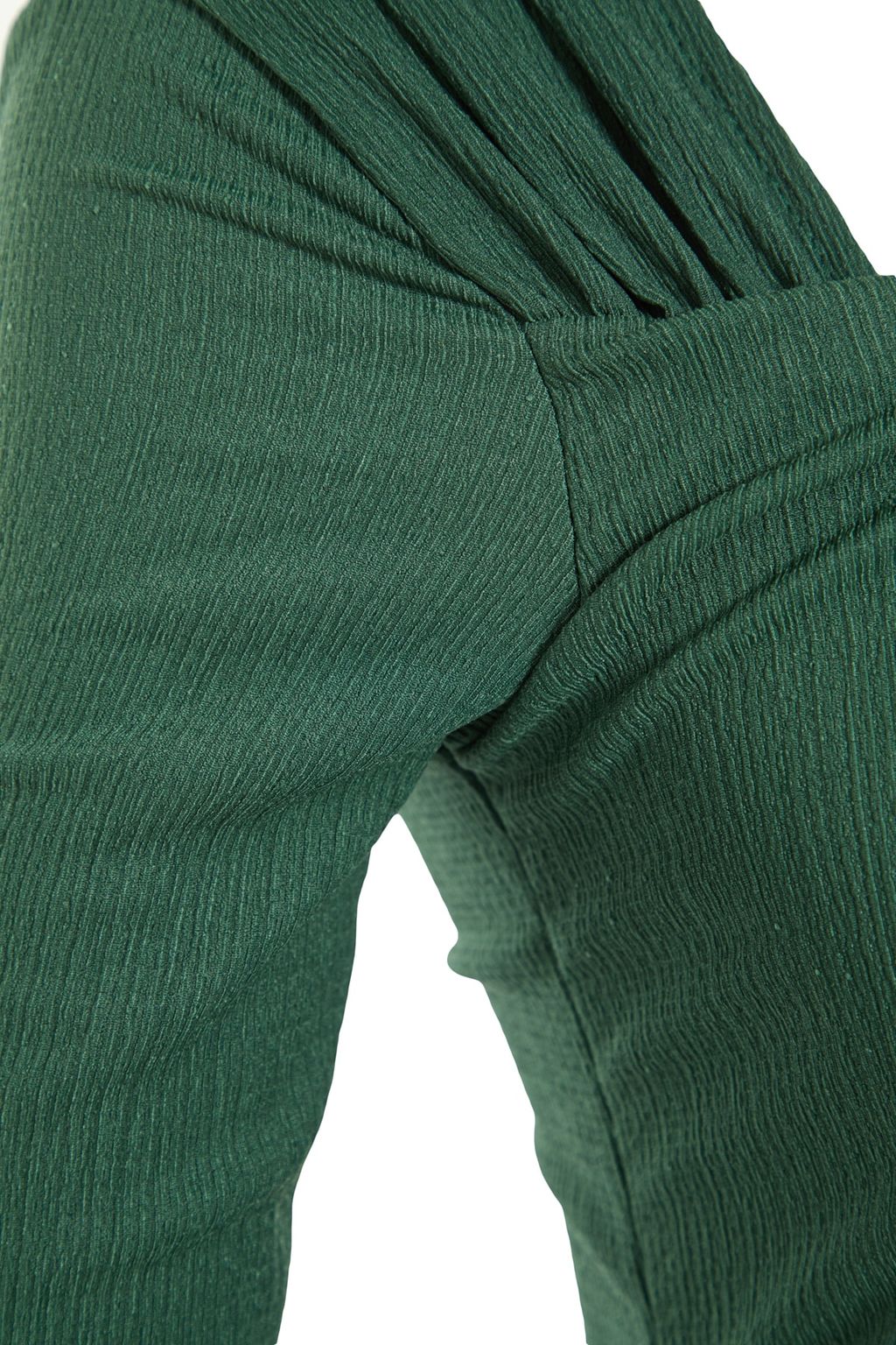 TRENDYOLMILLA Zumrut Yesili Asimetrik Yaka Drapeli Fitted/Vucuda Oturan Burumcuk C?tc?tl? Orme Body TWOAW23BD00043 фото 7