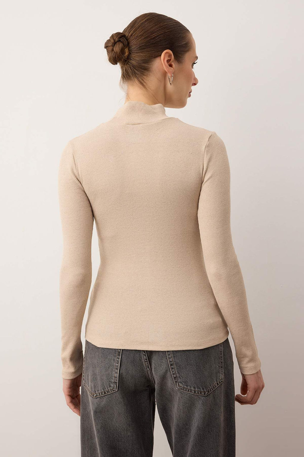 Bej Fitted/Vucuda Oturan Dik Yaka Uzun Kol Fitilli Esnek Orme Bluz TWOAW21BZ0423