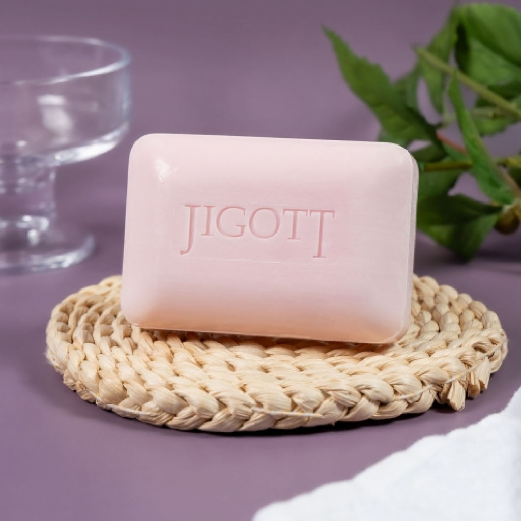 Jigott Мыло-скраб для лица и тела с экстрактом ежевики / Black Raspberry Scrub Soap, 150 г
