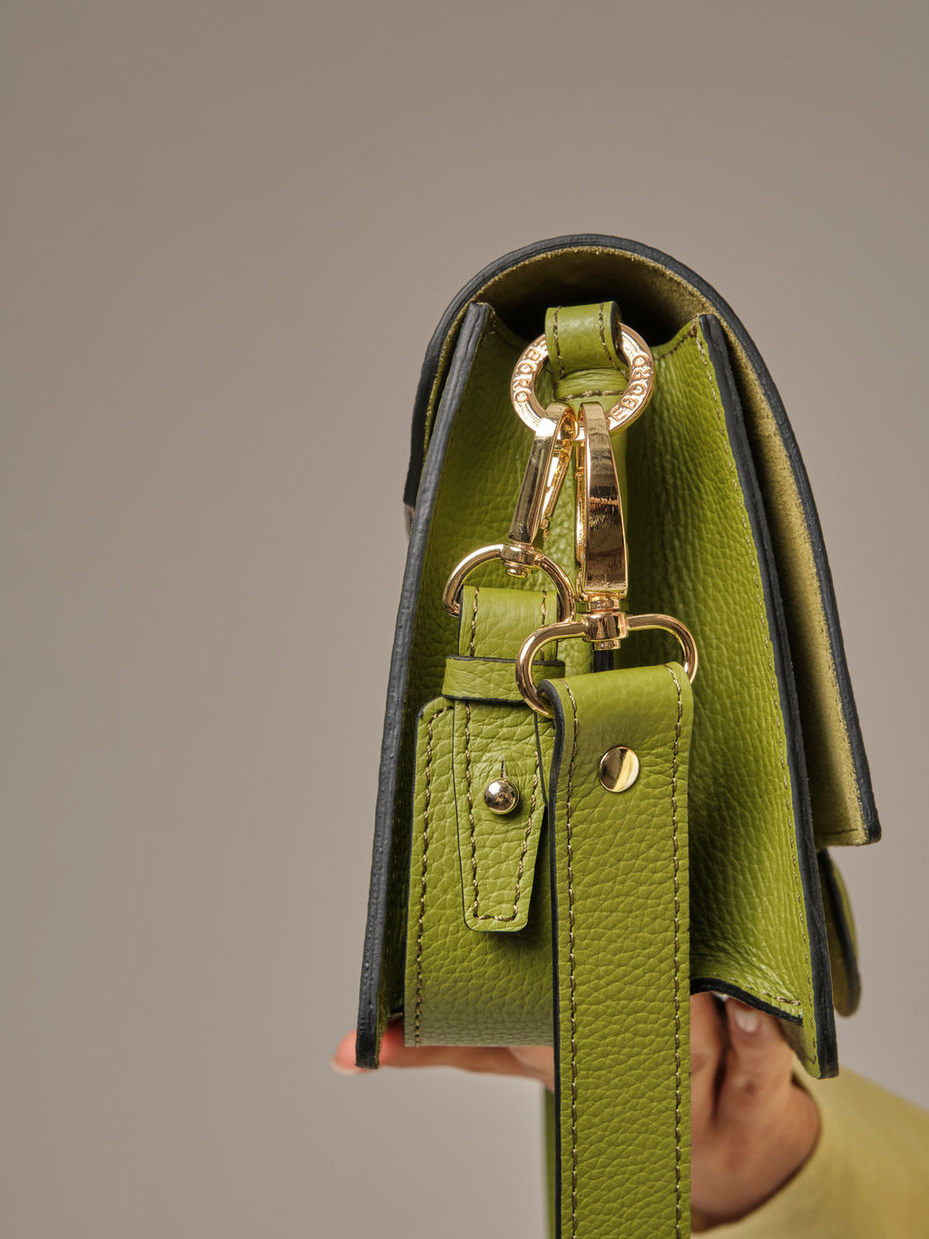 Сумка через плечо Deboro 30574 зеленый бамбук