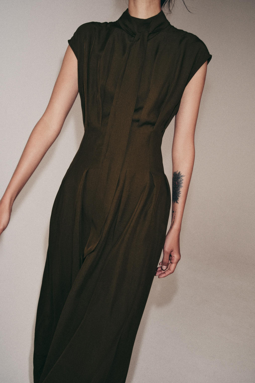 VESTIDO MIDI LAZADAS ZW COLLECTION / Khaki - Zara фото 2