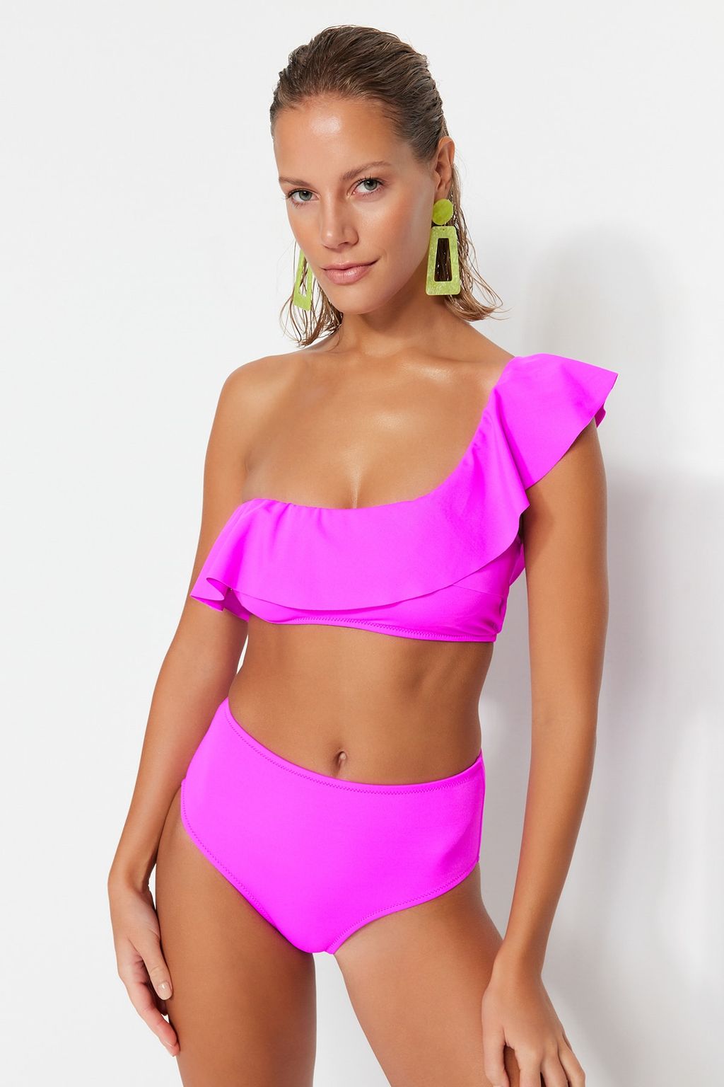 TRENDYOLMILLA Siyah Tek Omuz F?rf?rl? Bikini Ustu TBESS21BU0039