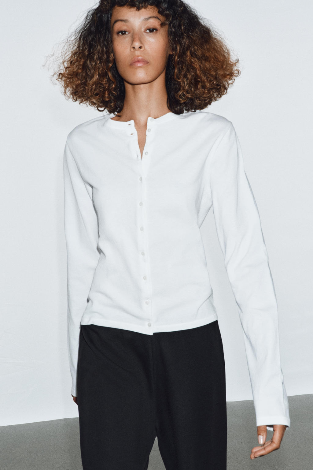 CAMISETA ALGOD?N 100% BOTONES / Blanco - Zara фото 2
